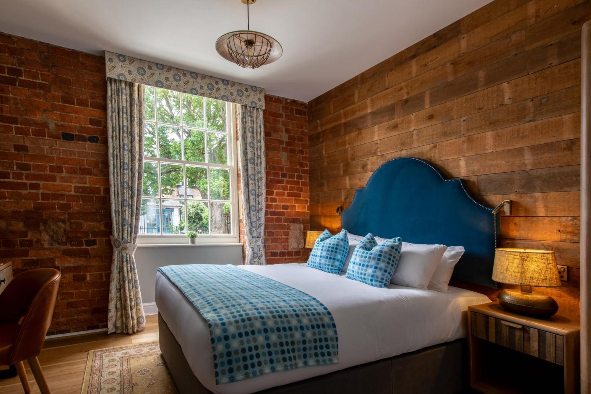 Head Of The River Inn 4*