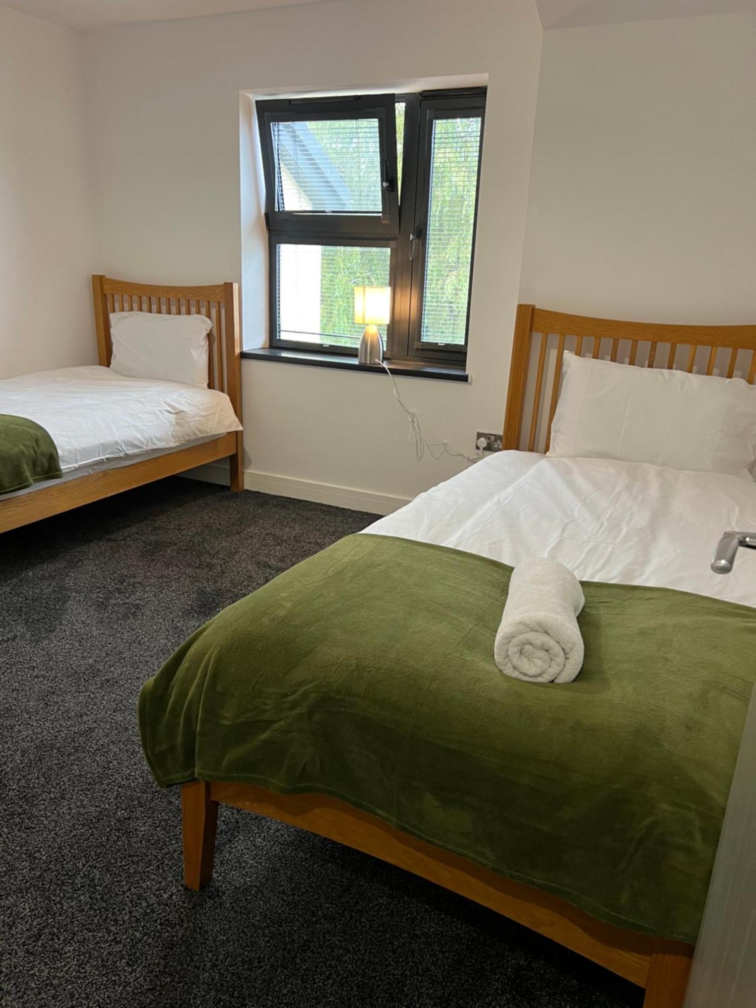 Apartment Modern And Stylish Two Bedroom Flat *