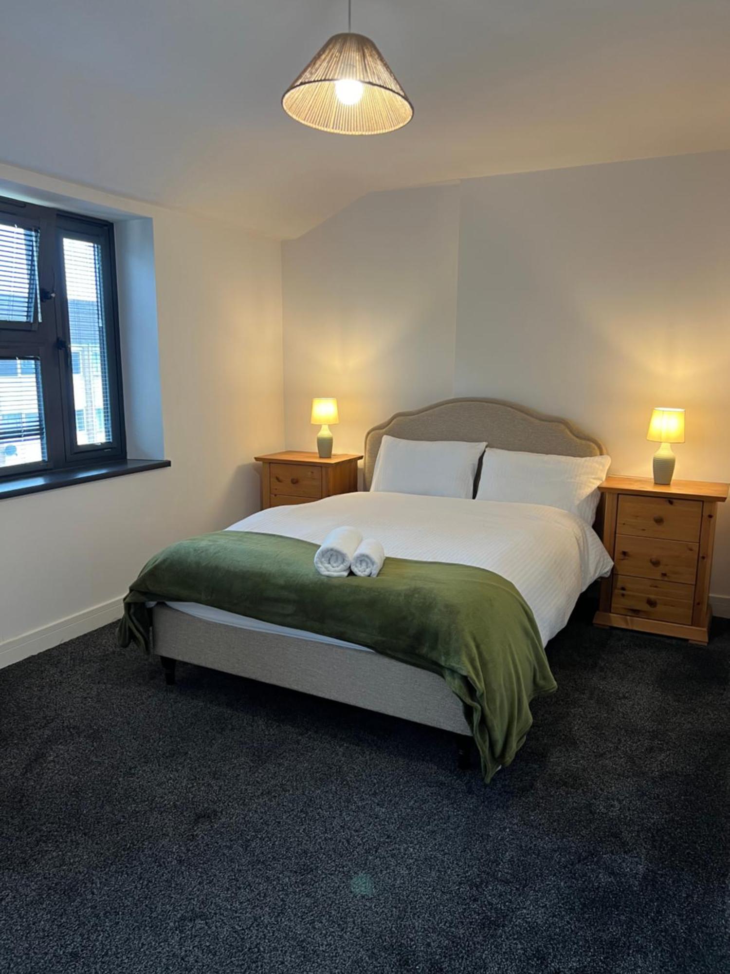 Apartment Modern And Stylish Two Bedroom Flat