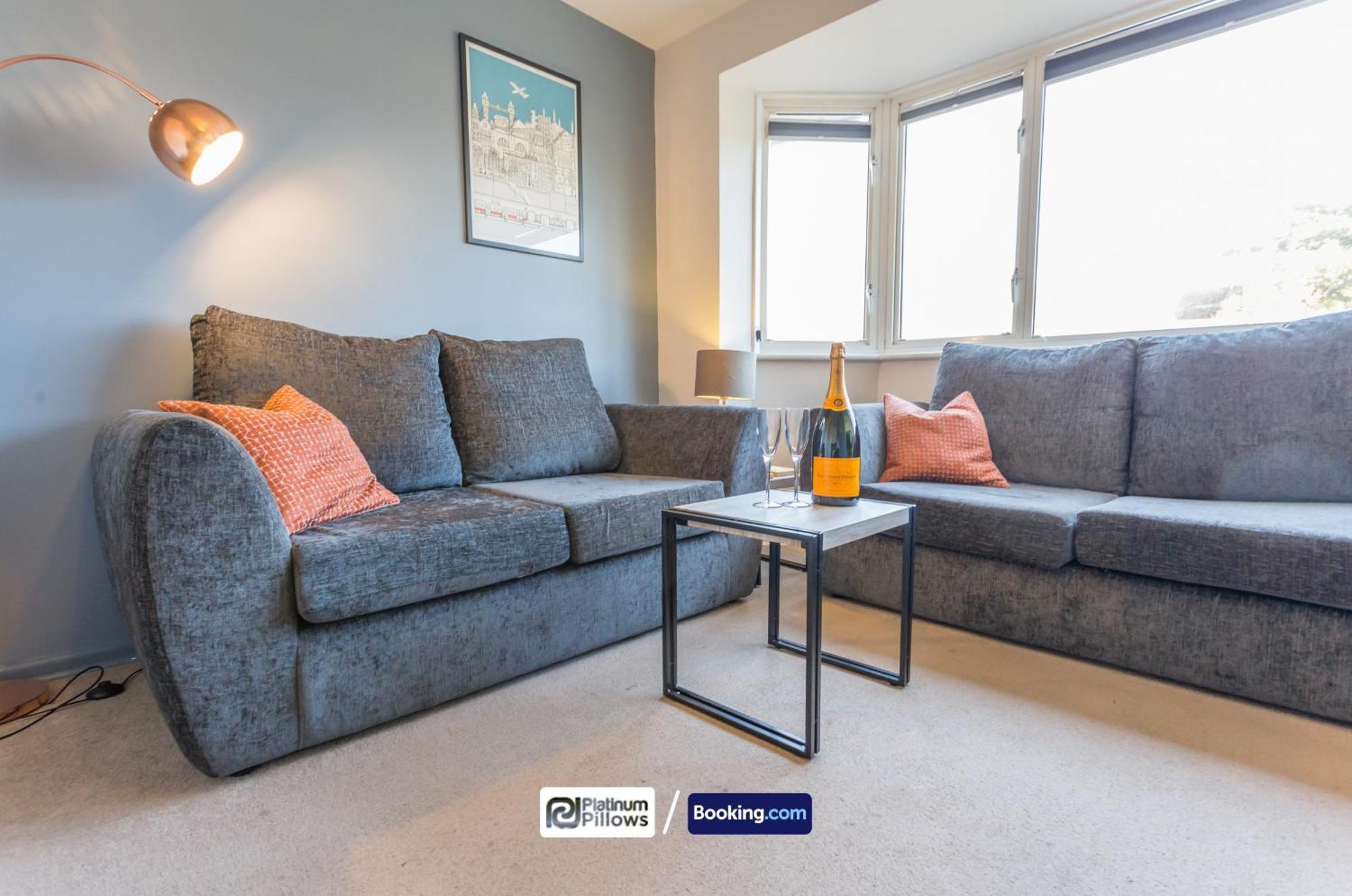 Apartment Monthly & Weekly Deals Available, Business & Leisure, Parking, 2 Bedroom Apartment, Hotels, Oxford *