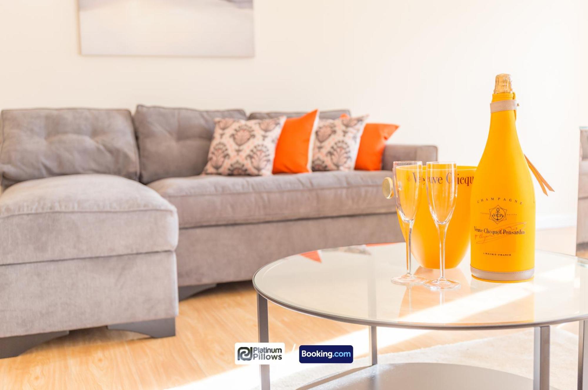 Apartment Modern 2 Bedroom Apartments, Near John Radcliffe Hospital, Families & Contractor *
