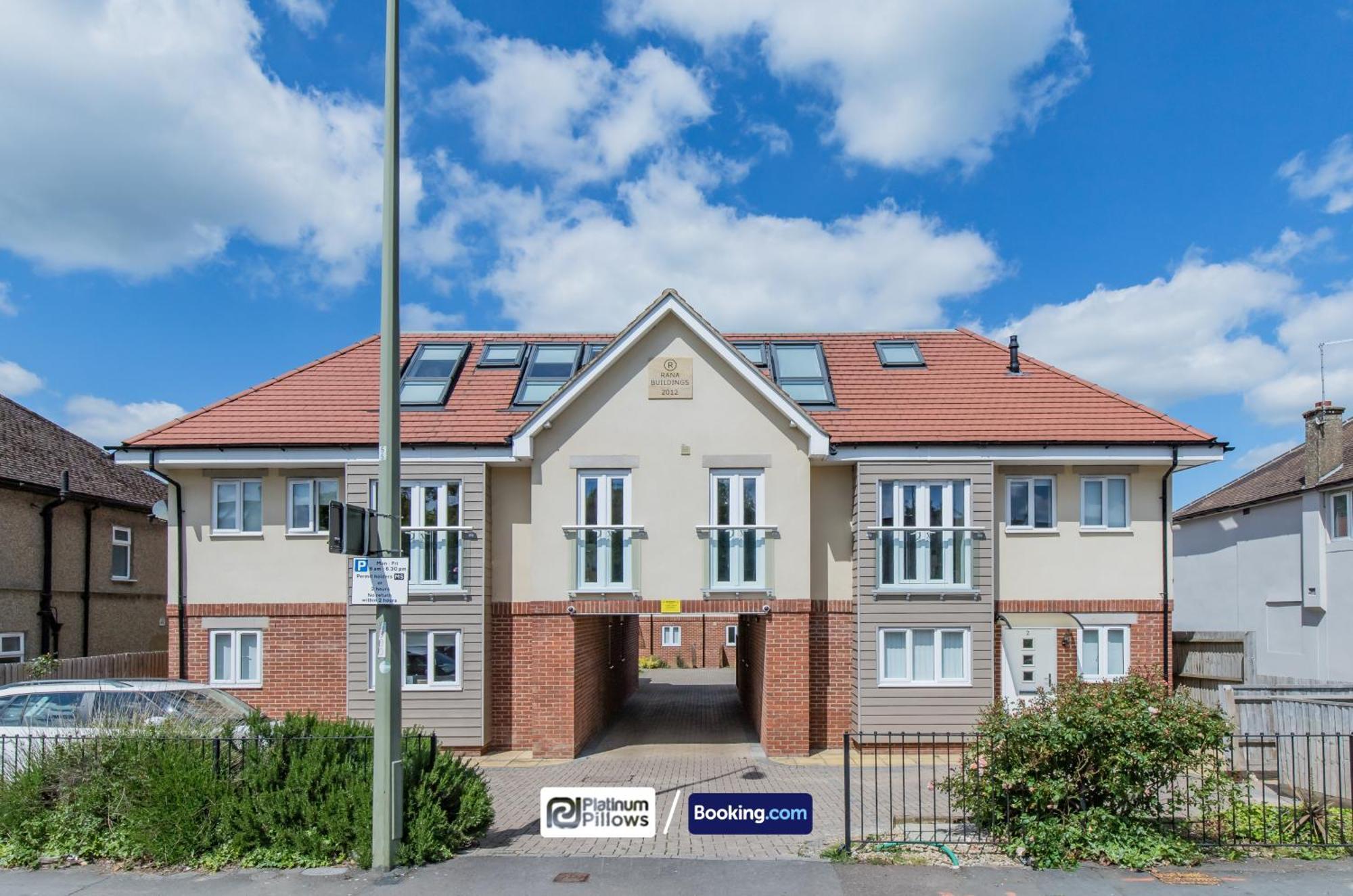 Modern 2 Bedroom Apartments, Near John Radcliffe Hospital, Families & Contractor Apartment Oxford