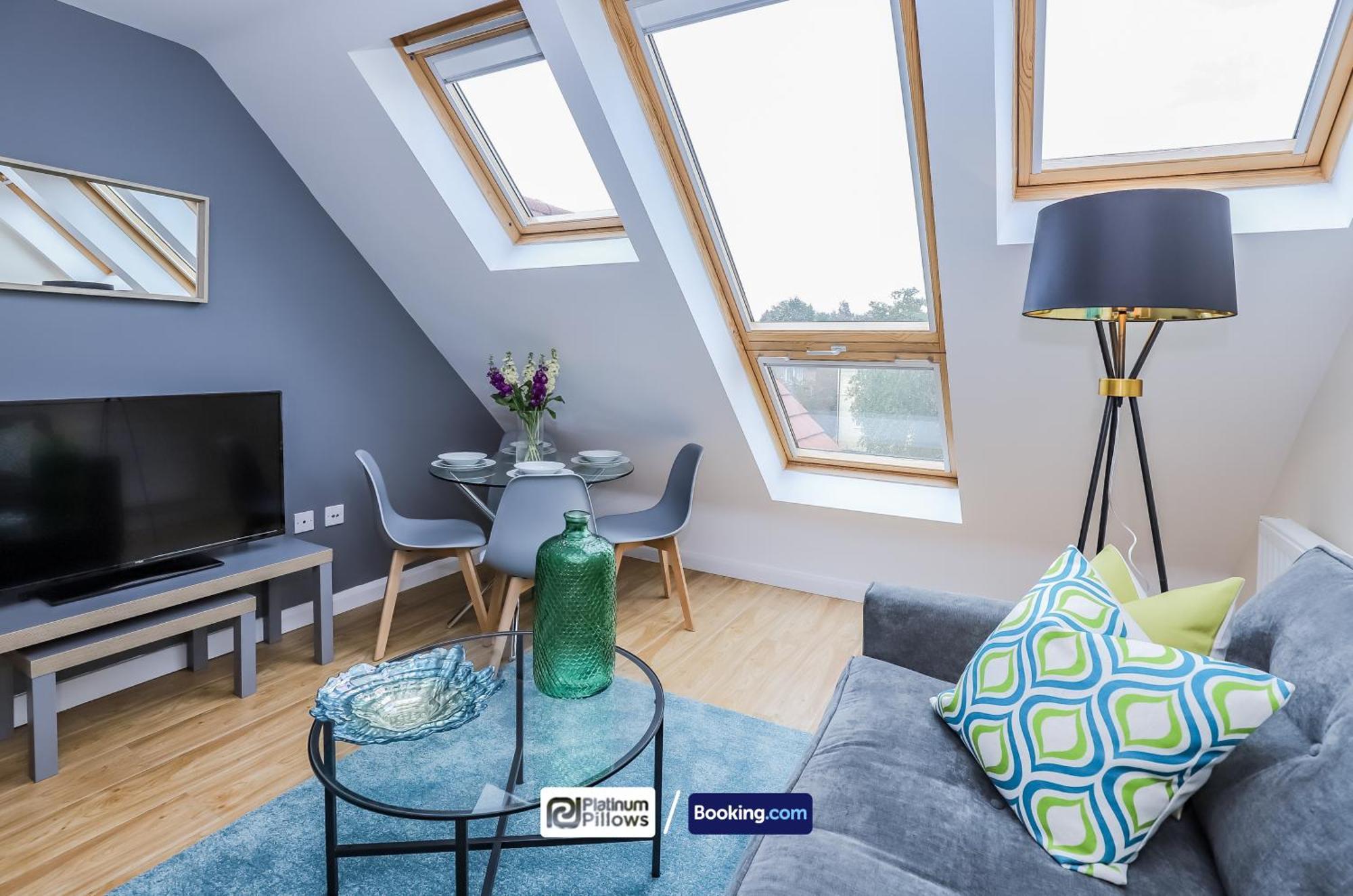 Apartment Modern 2 Bedroom Apartments, Near John Radcliffe Hospital, Families & Contractor Oxford