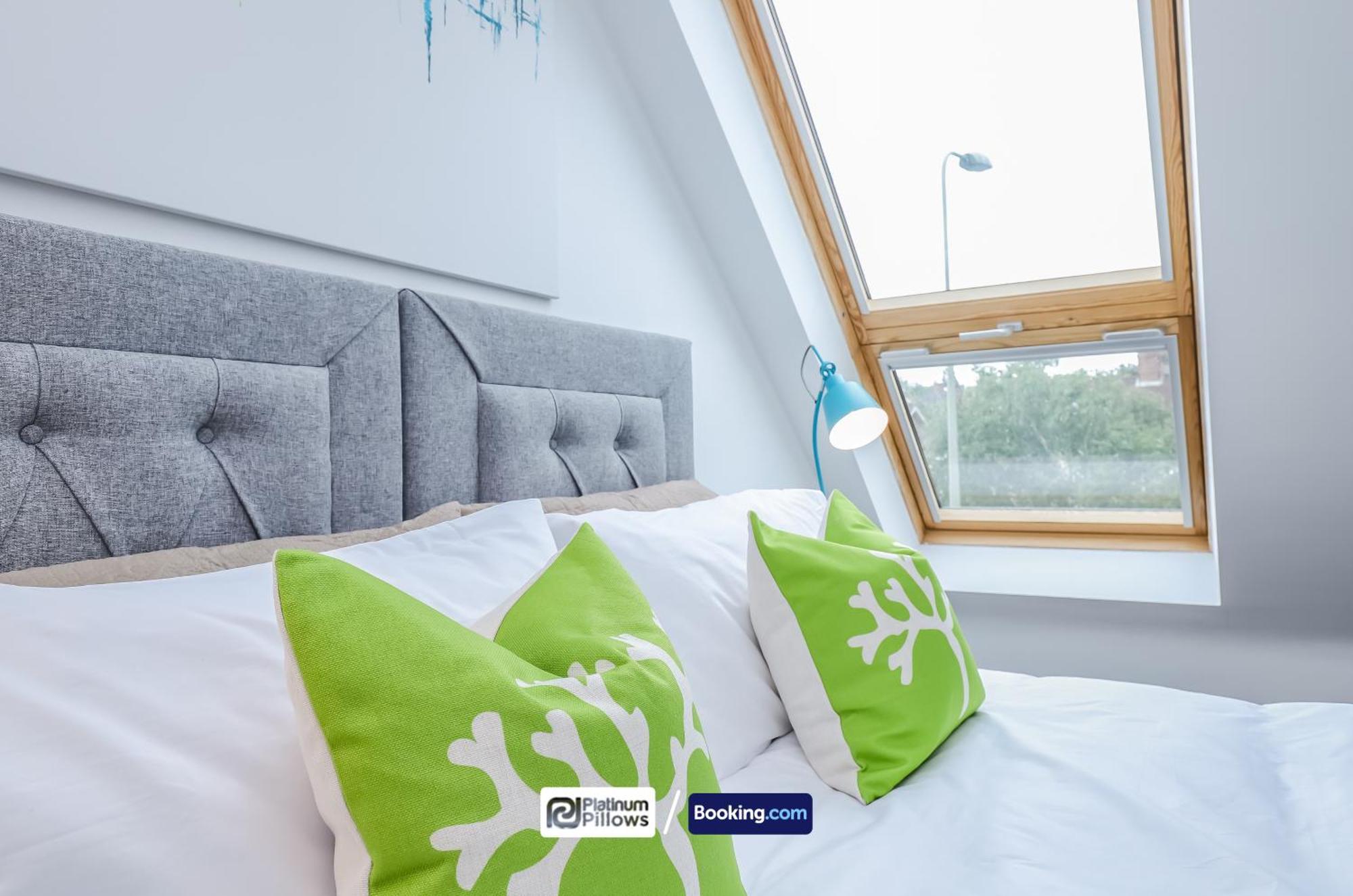 Modern 2 Bedroom Apartments, Near John Radcliffe Hospital, Families & Contractor Apartment