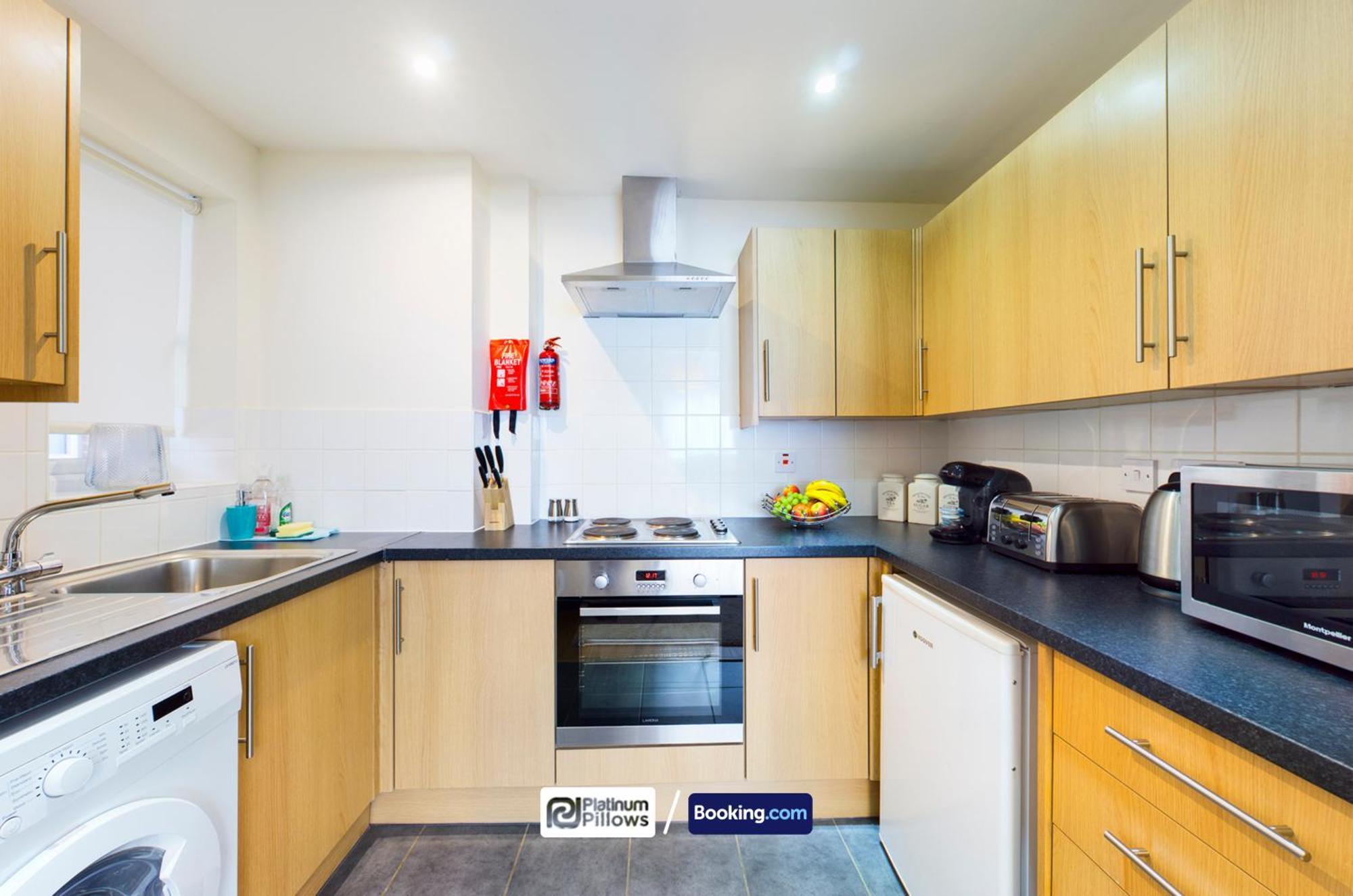 Apartment Modern 2 Bedroom Apartments, Near John Radcliffe Hospital, Families & Contractor Oxford