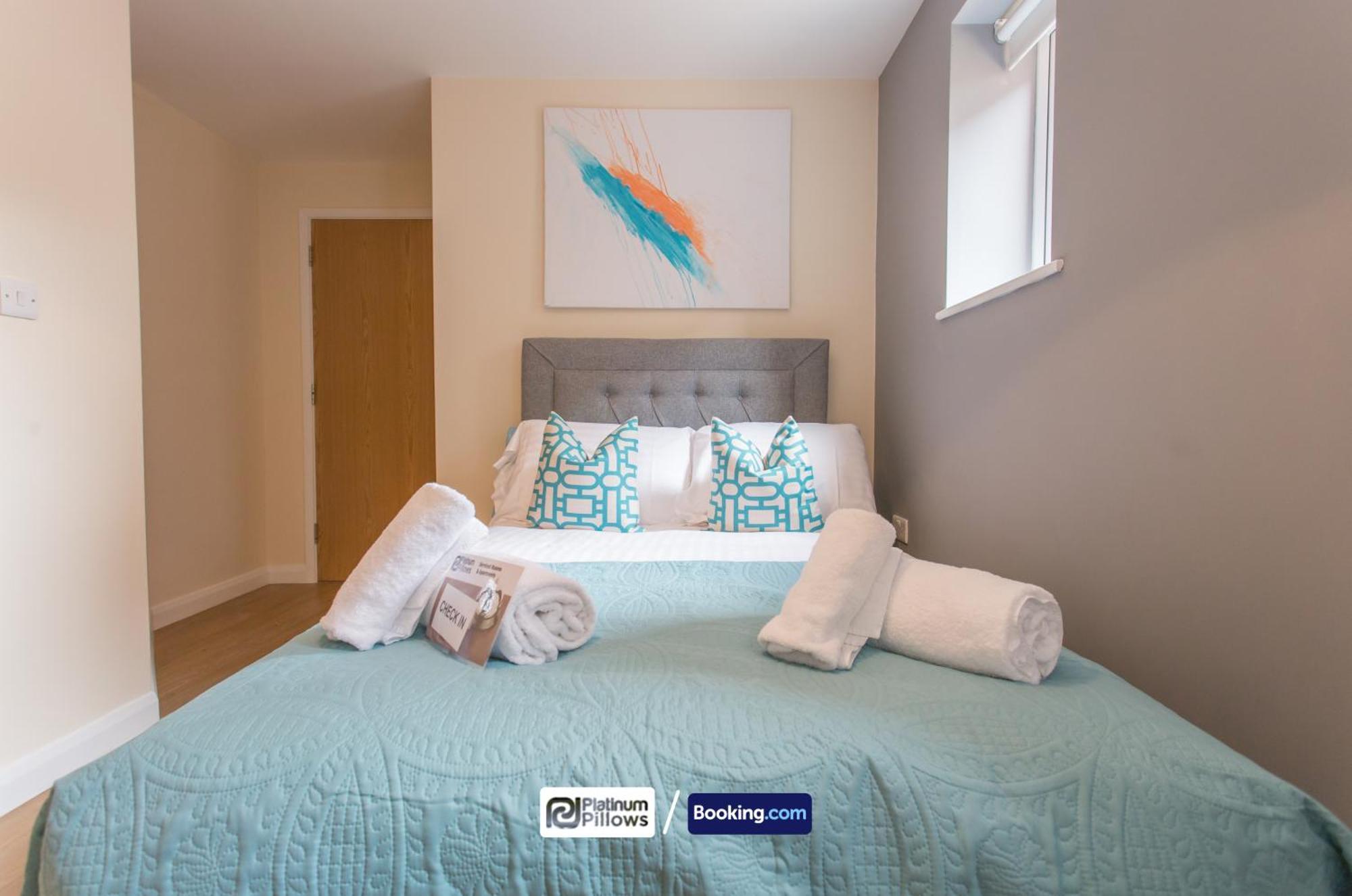 Apartment Modern 2 Bedroom Apartments, Near Headington Hospital, Families & Contractor With Parking *