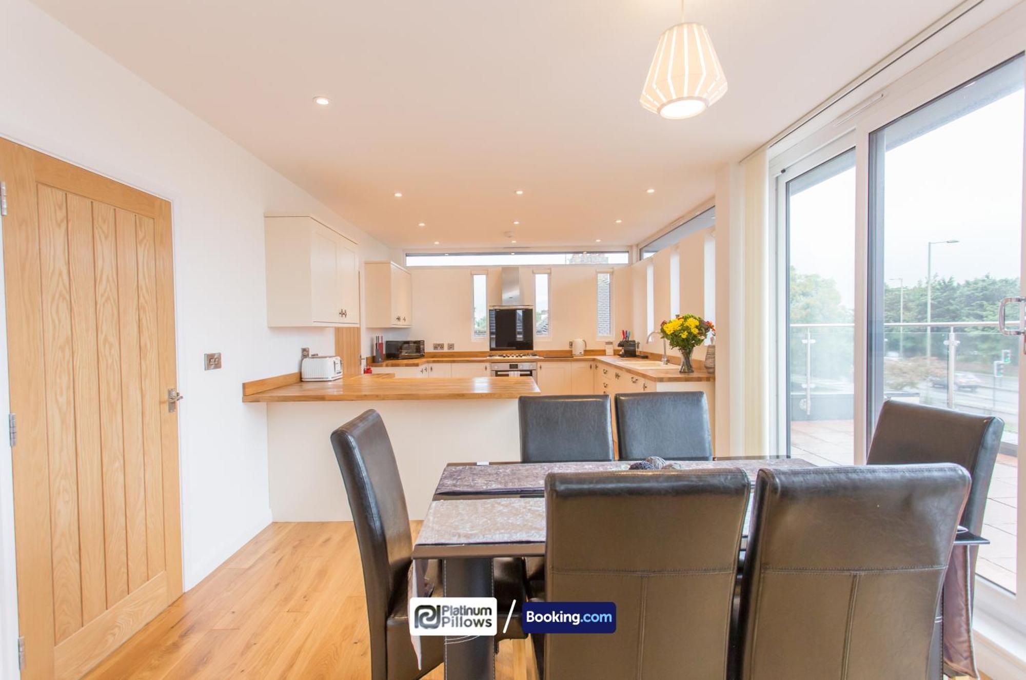 Apartment Modern 2 Bedroom Apartments, Near Headington Hospital, Families & Contractor With Parking