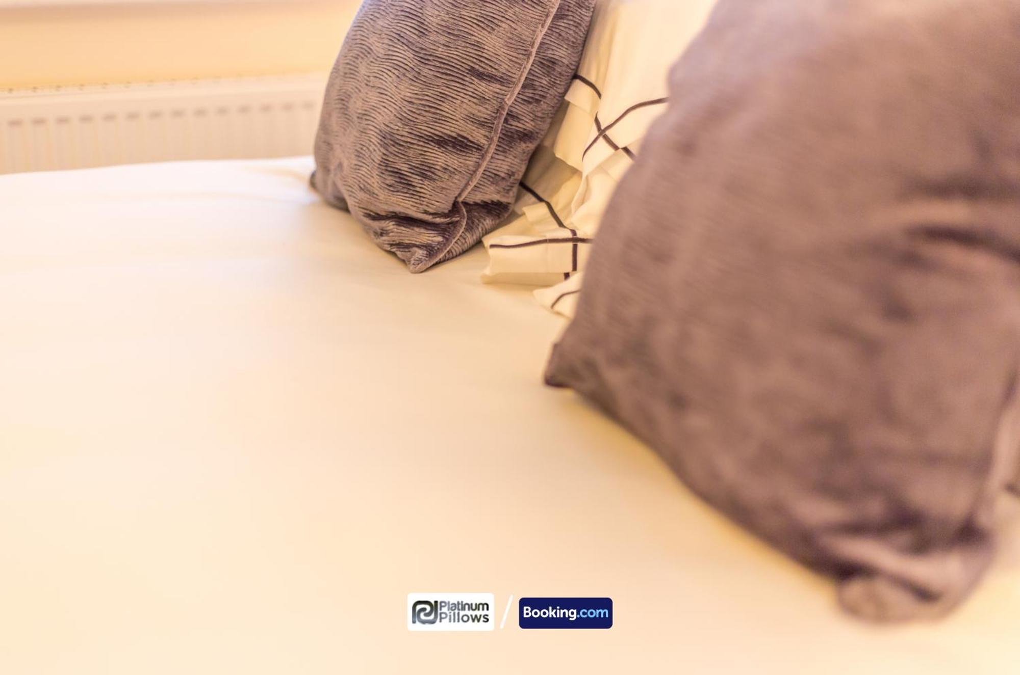 Modern 2 Bedroom Apartments, Near Headington Hospital, Families & Contractor With Parking