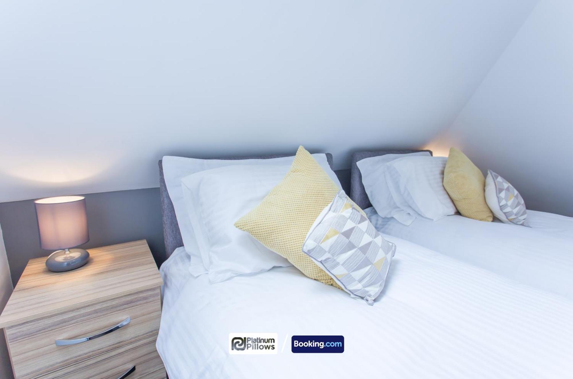Apartment Modern 2 Bedroom Apartments, Near John Radcliffe Hospital, Families & Contractor