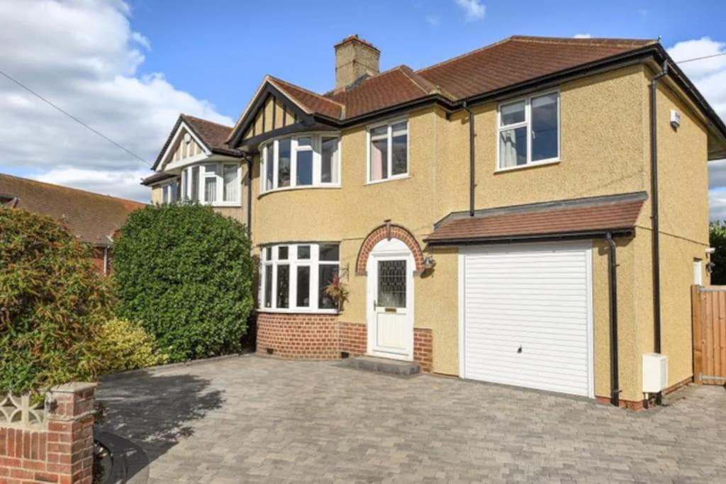 Villa, York Road Villa