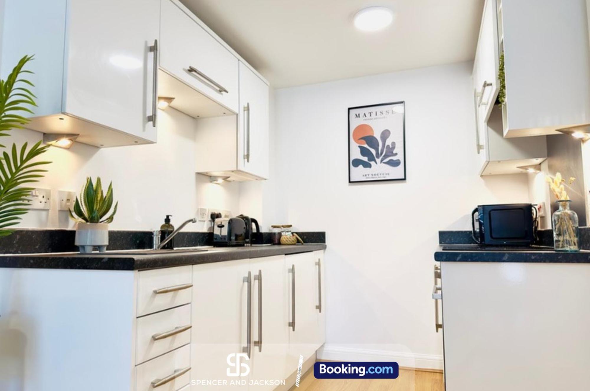 1 Bedroom Centre Near The And Bodleian Library By Spencer And Jackson Short Lets & Serviced Apartment