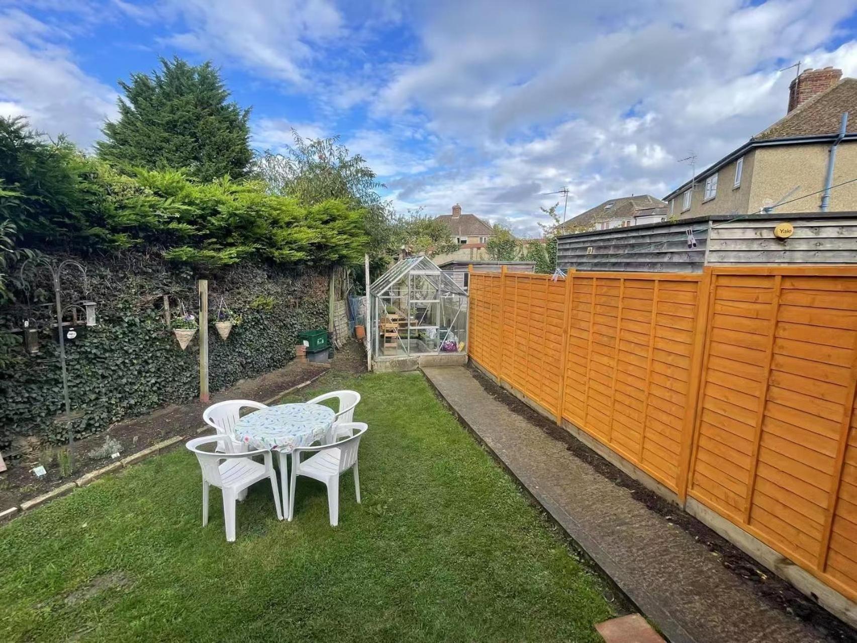 Homestay Brand New En-suite Double Private Entry Self-check *