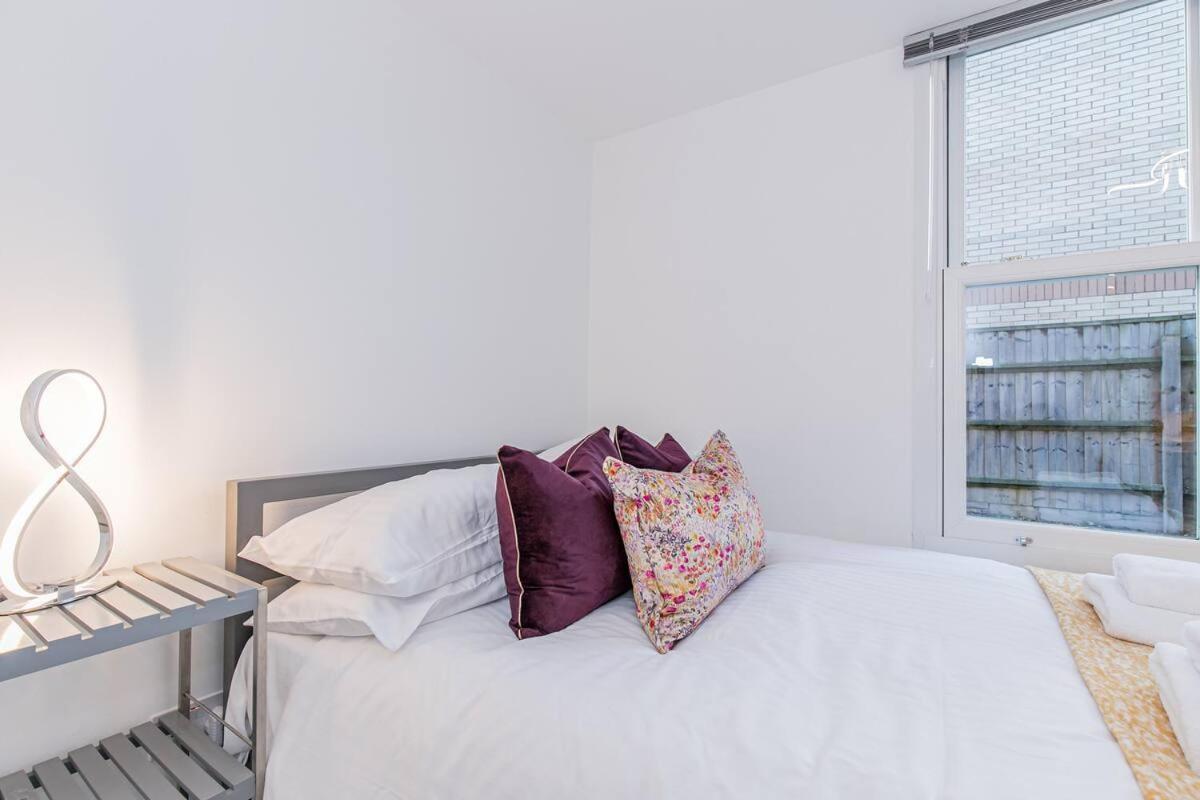 Flat 3, 158 Abingdon Road Apartment *