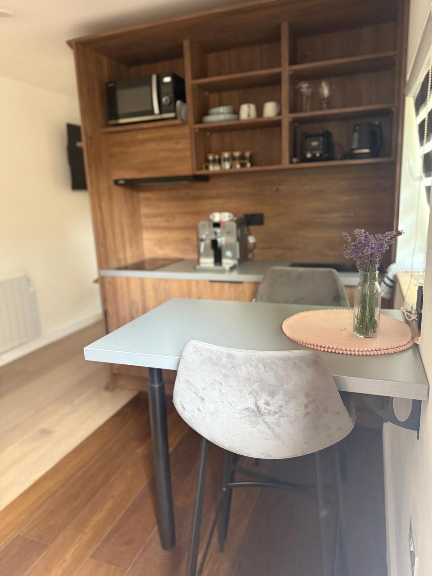 New Built Cosy Within Walking Distance Of Churchill Hospital
