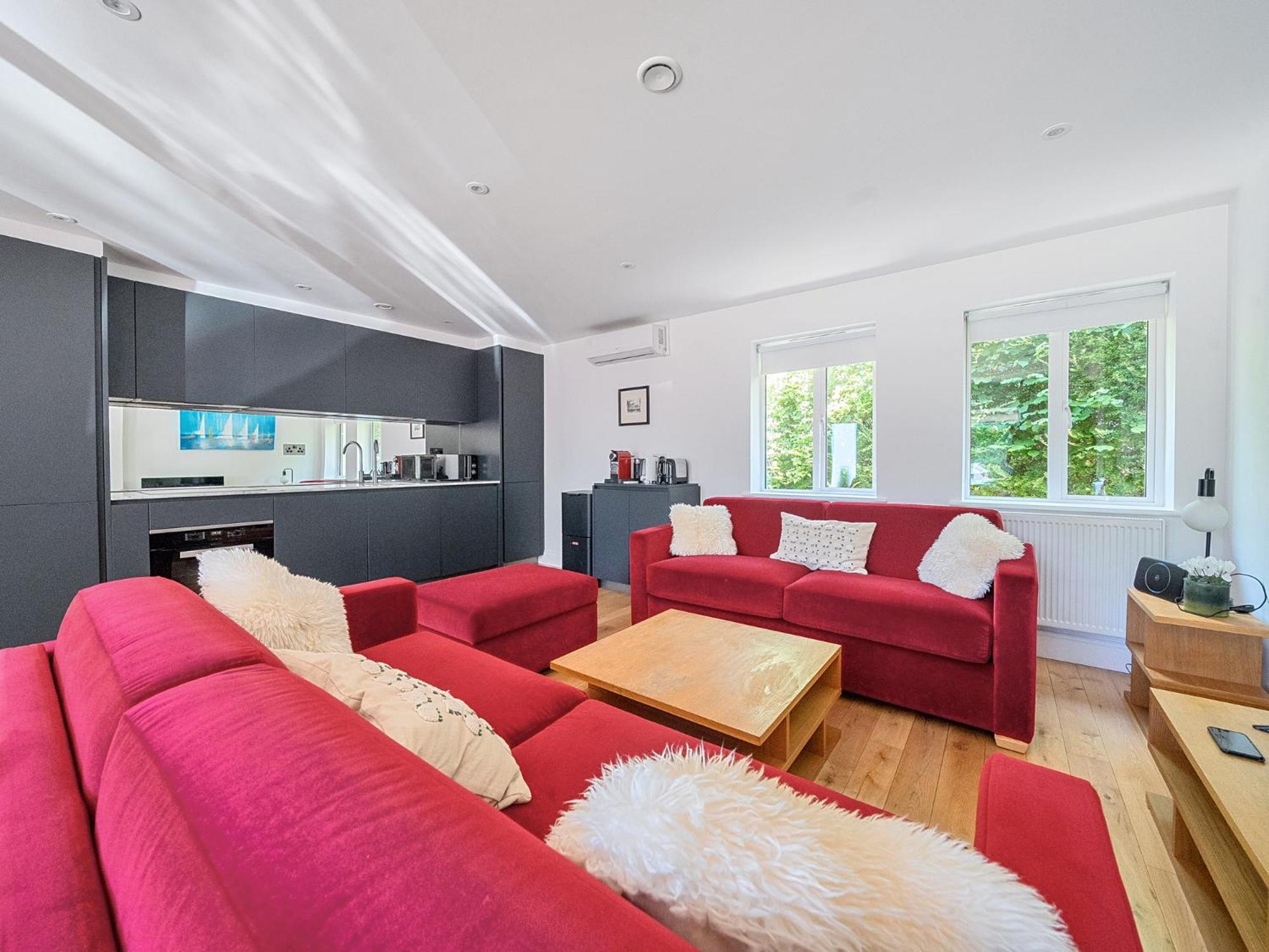 ★ Luxury ★ Sleeps 4, Free Parking Apartment Oxford