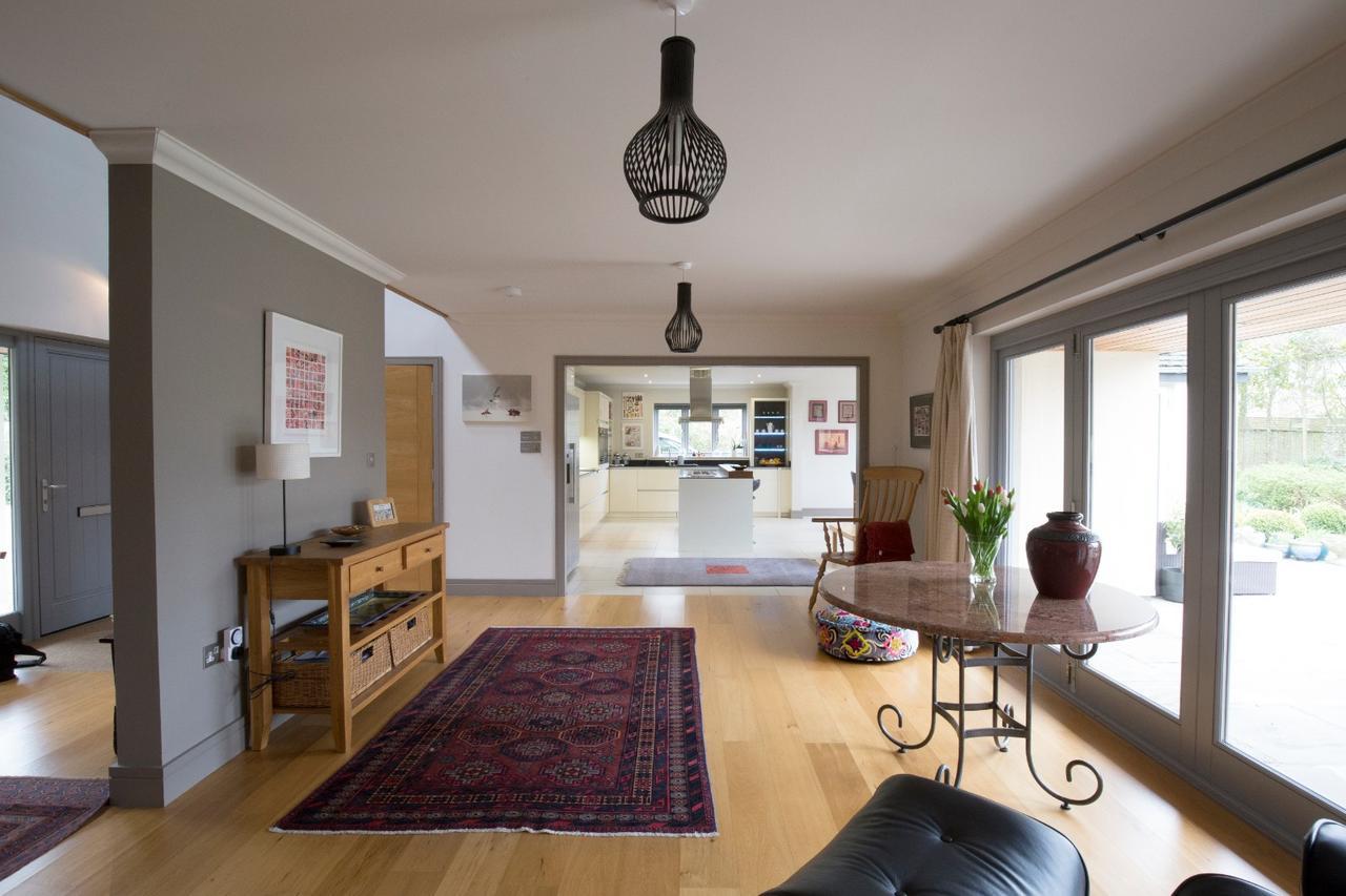 Stunning 5 Bed Garden - *