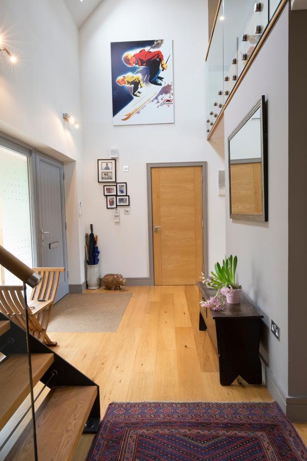 Stunning 5 Bed Garden - *