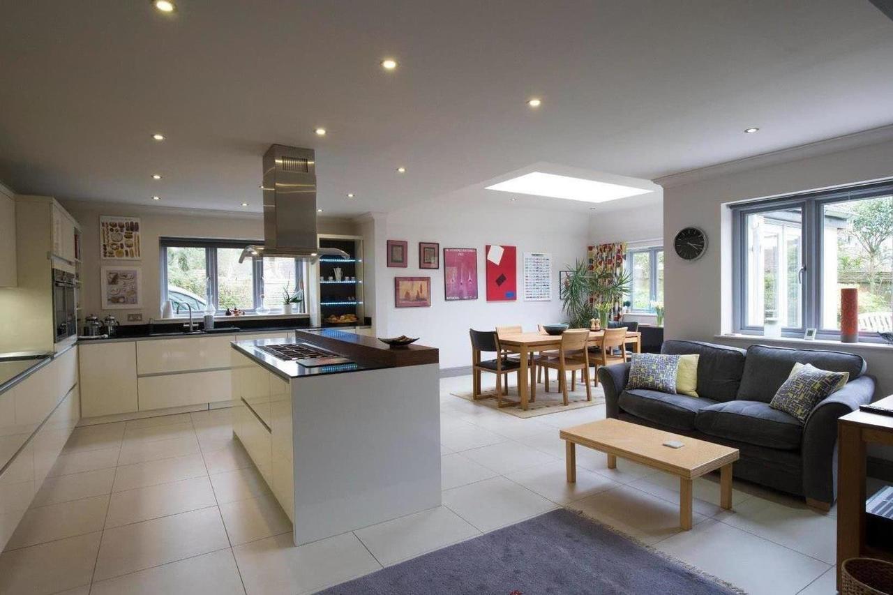 Stunning 5 Bed Garden - Apartment *