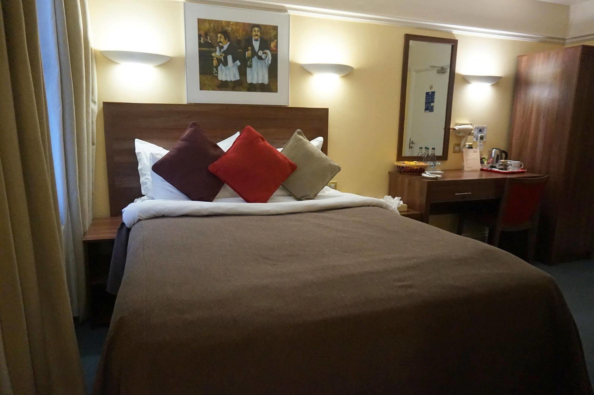 Royal Hotel