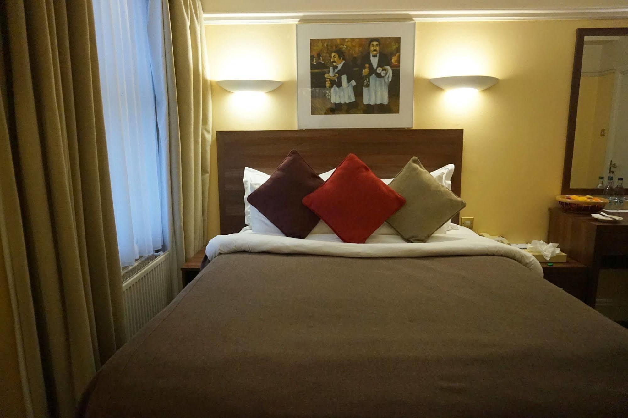 Royal Hotel