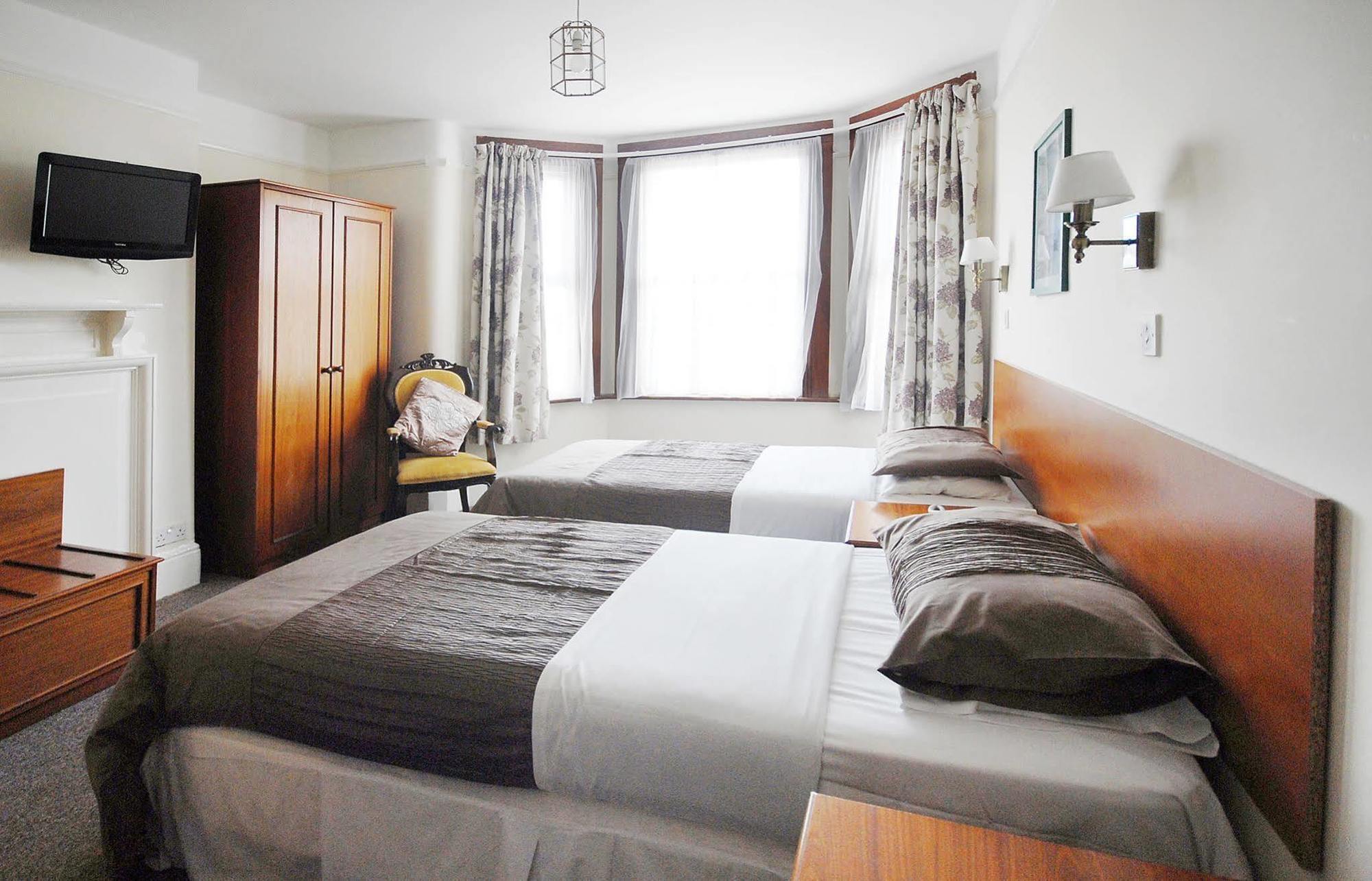 The Sportsview Guest house 3*
