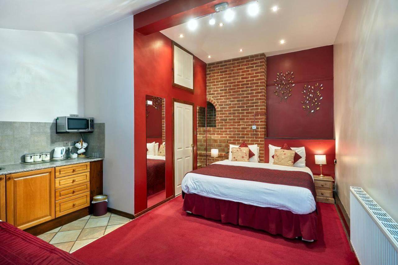 Conifers 4* Oxford