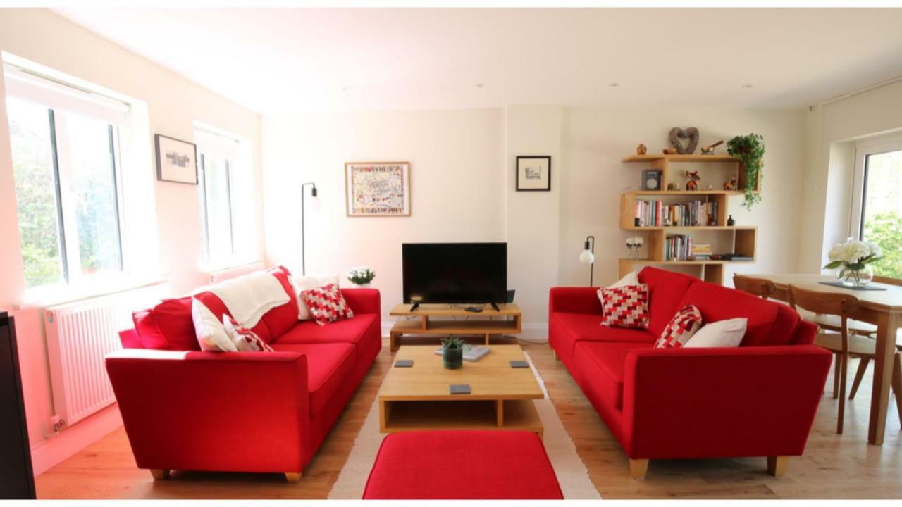 Apartment ★ Luxury ★ Sleeps 4, Free Parking *