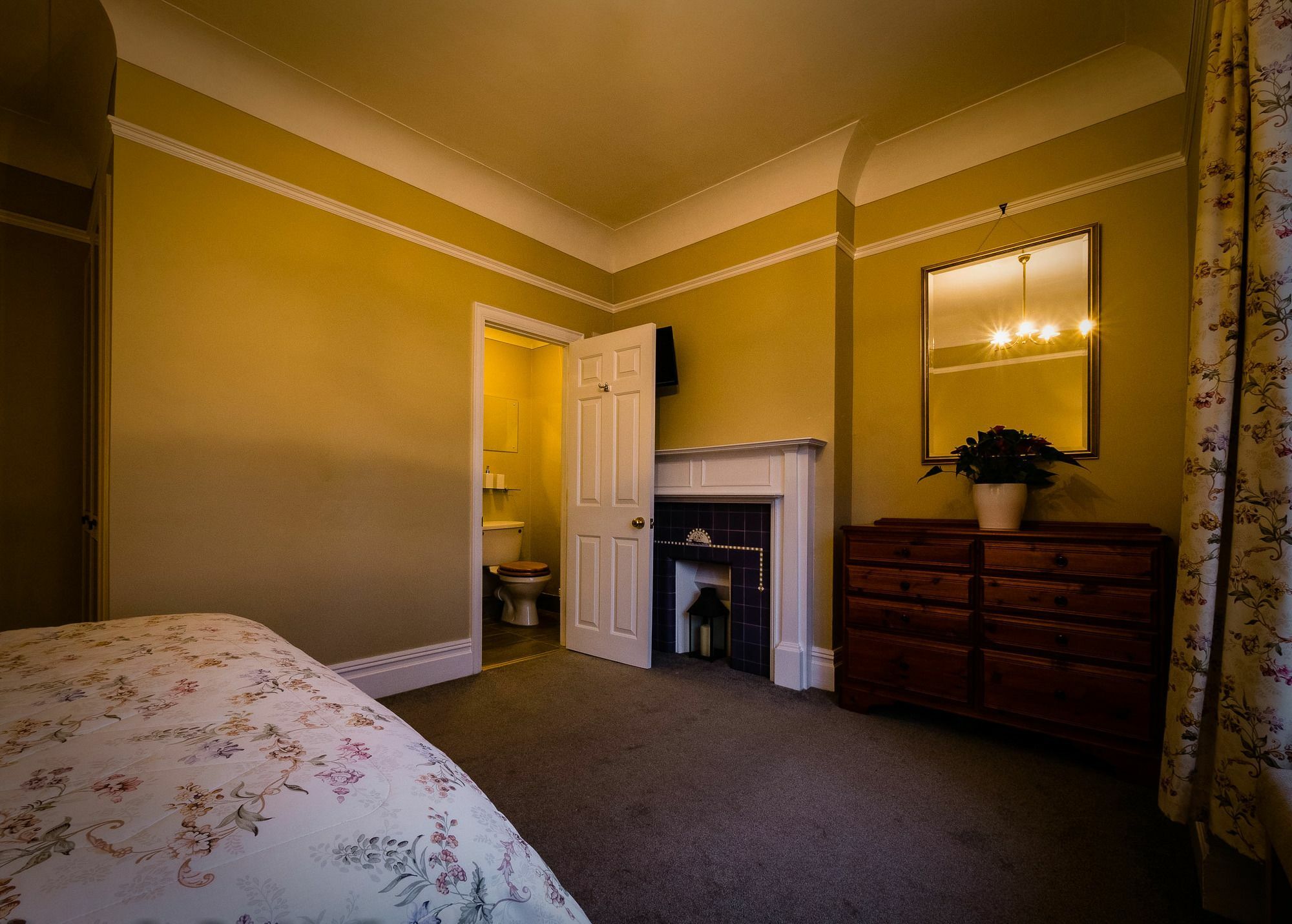 Sandfield Guest house 3*