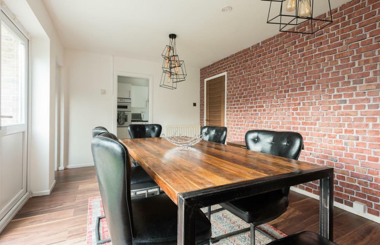 Apartment The Century Chalet - Contemporary 2bdr Townhouse With Parking