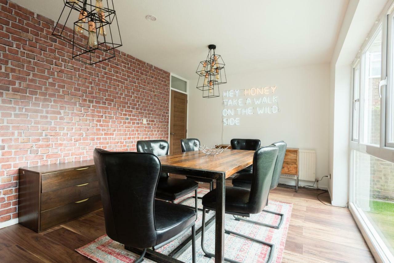 The Century Chalet - Contemporary 2bdr Townhouse With Parking
