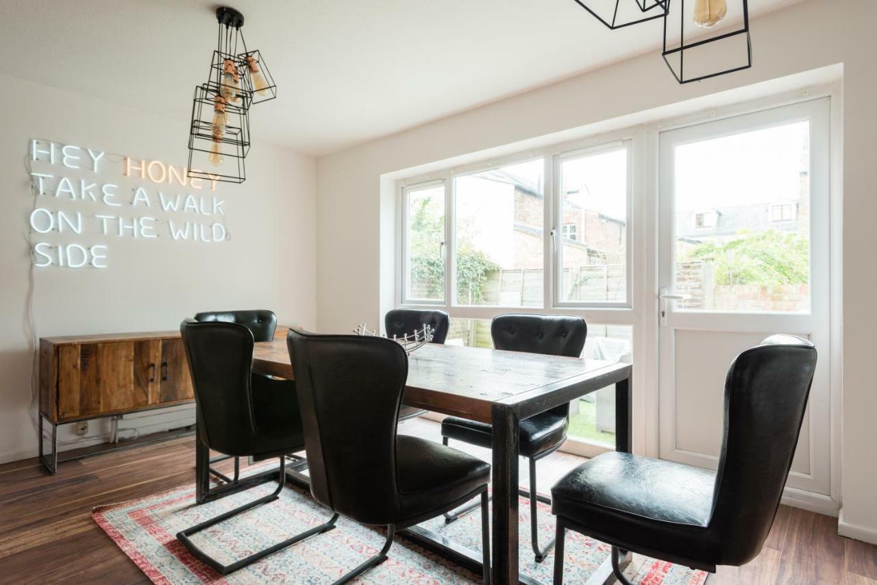 The Century Chalet - Contemporary 2bdr Townhouse With Parking