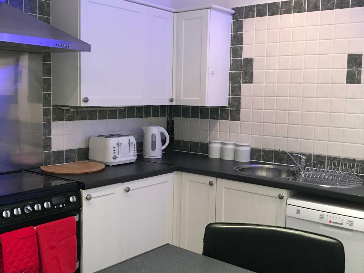 Spacious 5 Bedroom Ideal For Contractors By Beds Away Short Lets & Serviced With Parking In Iffley