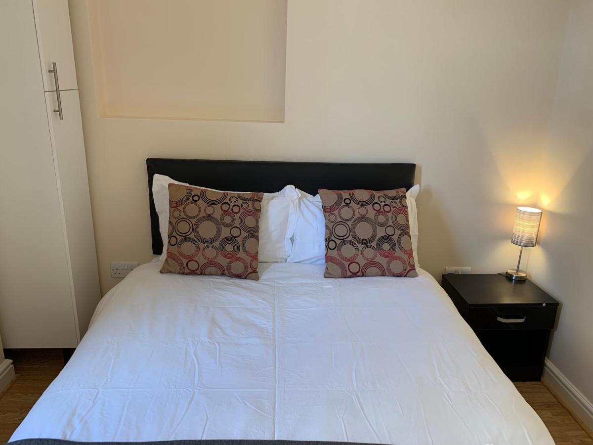 Spacious 5 Bedroom Ideal For Contractors By Beds Away Short Lets & Serviced With Parking In Iffley Apartment *