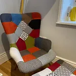 Charming Luxe 1 Bedroom Apartment, Cowley
