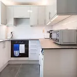 Cosy Modern Oxford Apartment
