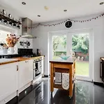 Orchard - 3 Bedroom House Headington & Parking & Garden