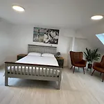 Beautiful Home In Oxford