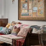 Boujee & Chic City Centre House