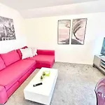 Paradigm House, Delightful 2-Bedroom Flat 4, Oxford