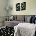Cosy, Central Flat For Up To 4 With Park View
