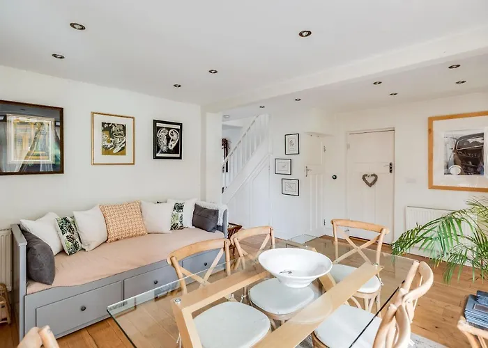 Orchard - 3 Bedroom House Headington & Parking & Garden