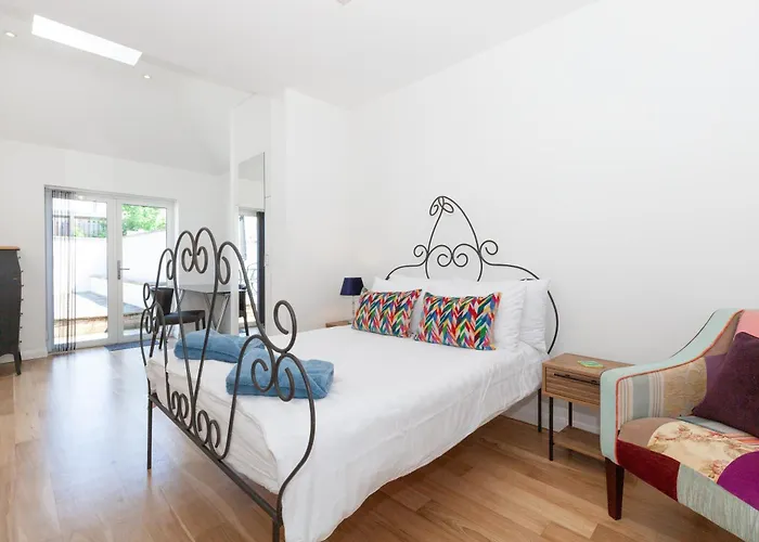 23A Wharton Road