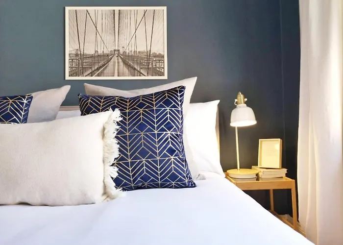 Bright, Charming & Peaceful Oxford Apartment