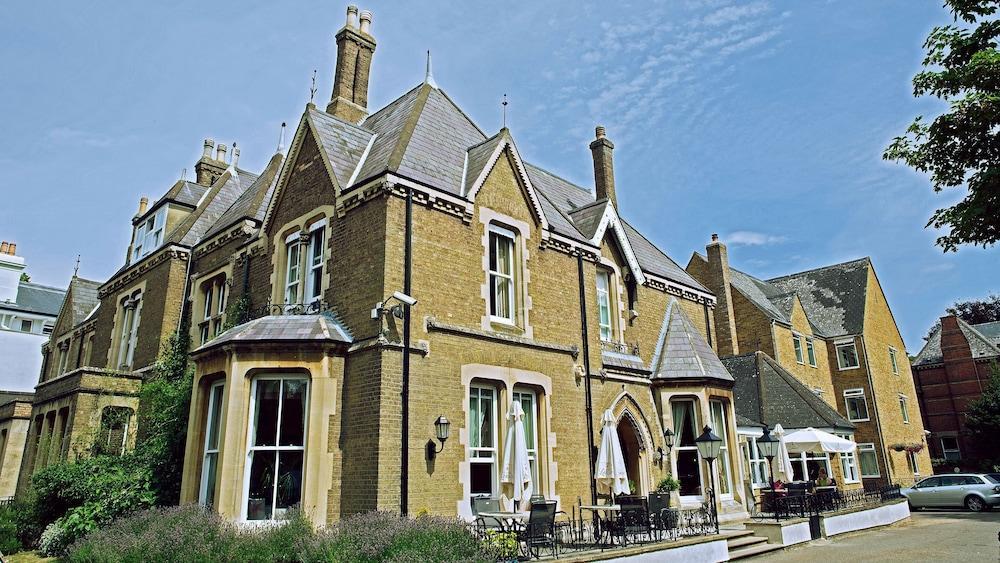 Hotel Cotswold 4*