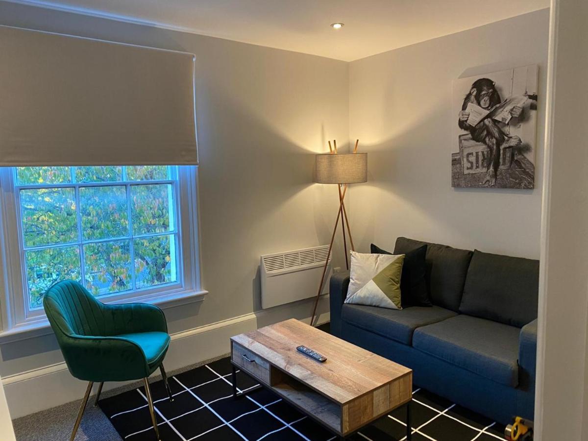 Apartment Charming Luxe 1 Bedroom Apartment, Cowley *