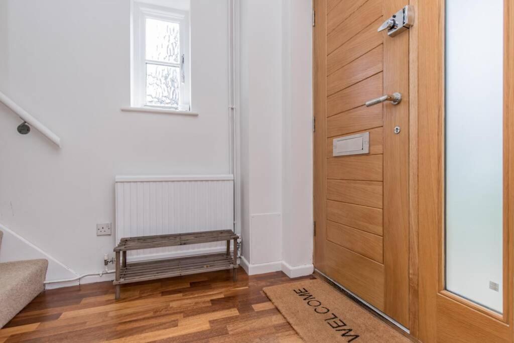 Stylish Townhouse In The Heart Of Summertown