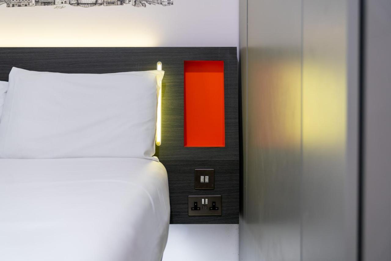 Easyhotel 3*