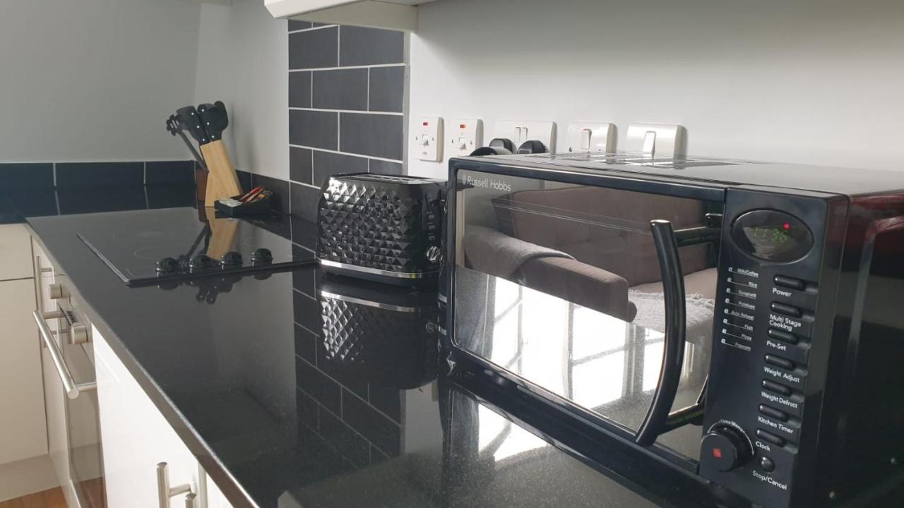 Opulent Luxe Cowley Apartment Oxford