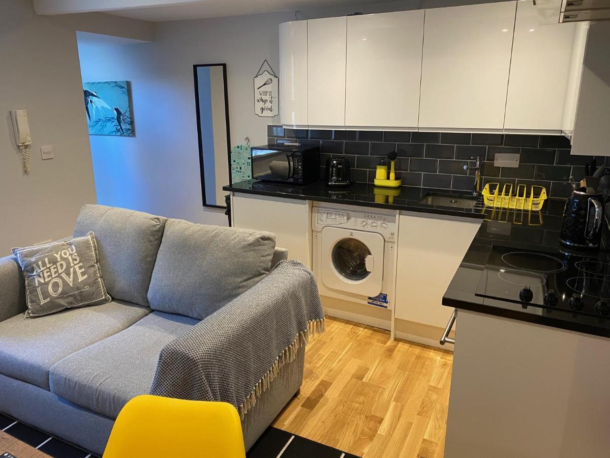 Apartment Opulent Luxe Cowley