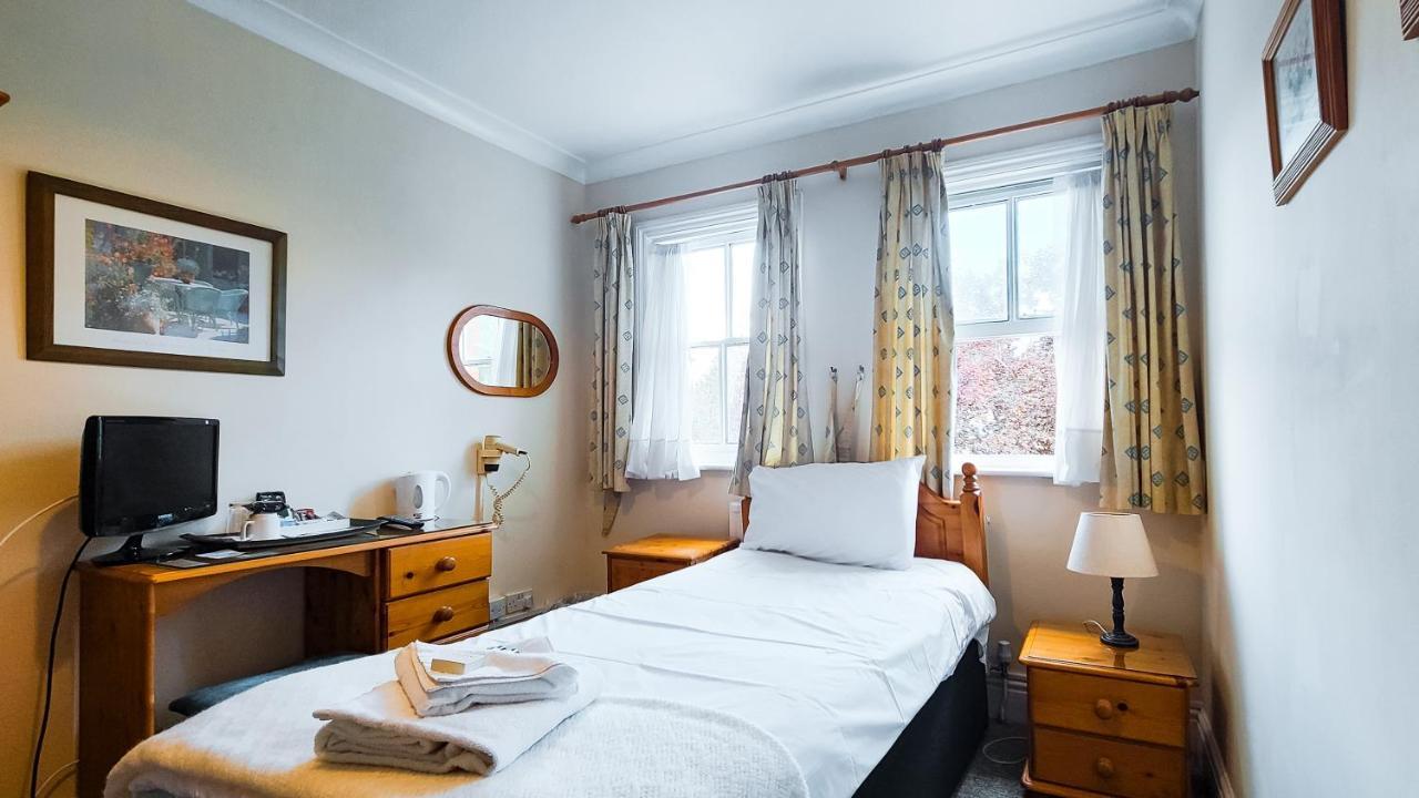 Pickwicks Bed & Breakfast 4*